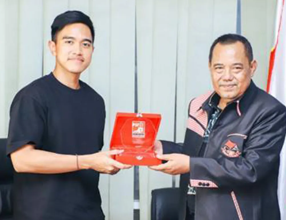 Foto: Ketua Umum RKIH bersama Kaesang Pangarep